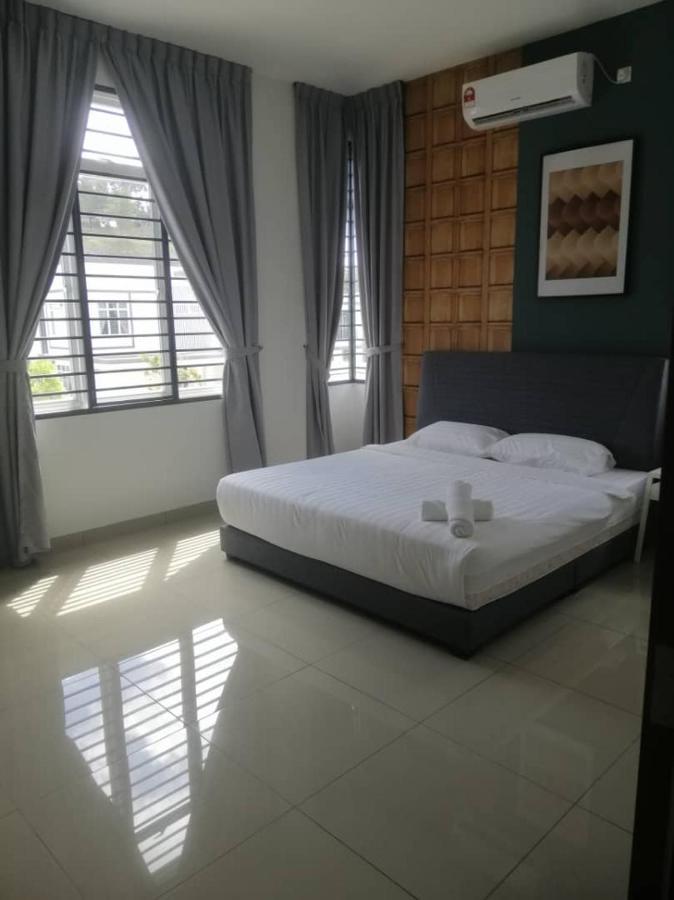 Johor Desaru Beach Bungalow Villas Kangkar Chemaran Exterior photo