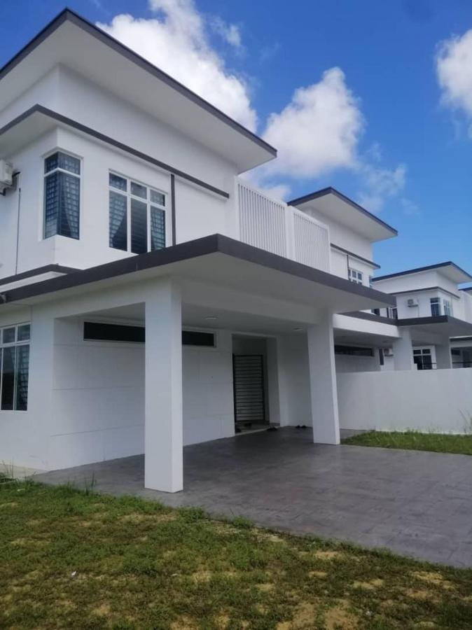 Johor Desaru Beach Bungalow Villas Kangkar Chemaran Exterior photo