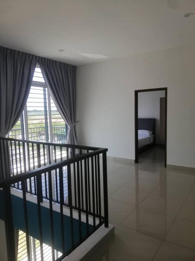 Johor Desaru Beach Bungalow Villas Kangkar Chemaran Exterior photo
