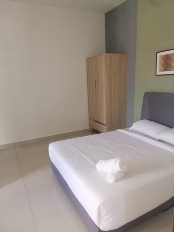 Johor Desaru Beach Bungalow Villas Kangkar Chemaran Exterior photo